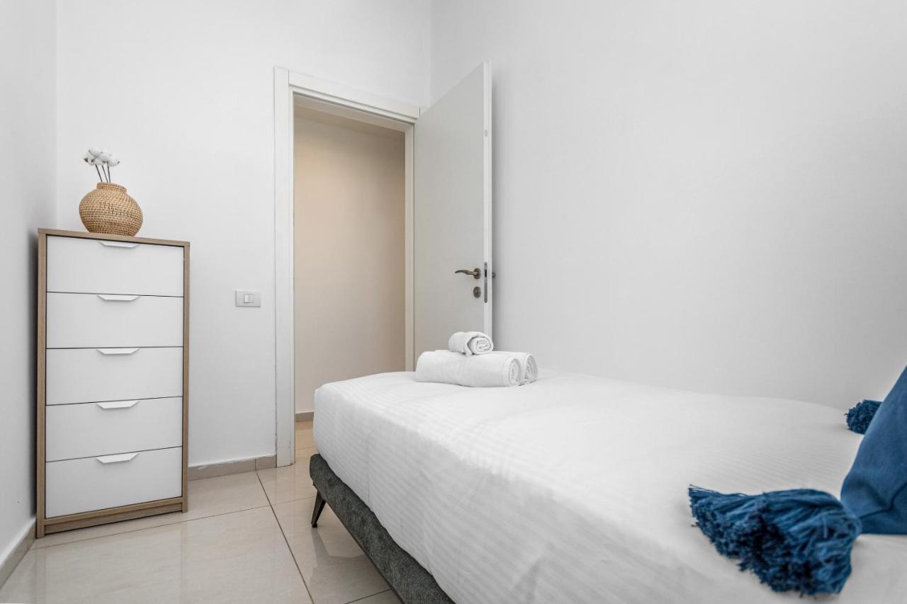 Superb 1,5 Bdr W Balcony Close To The Beach Tel Aviv Exterior photo